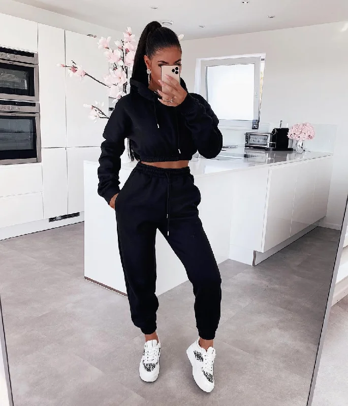 Women Solid Cropped Hoodies