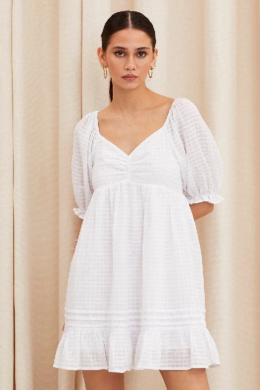 White Fit And Flare Dress Short Sleeve Sweetheart Neck