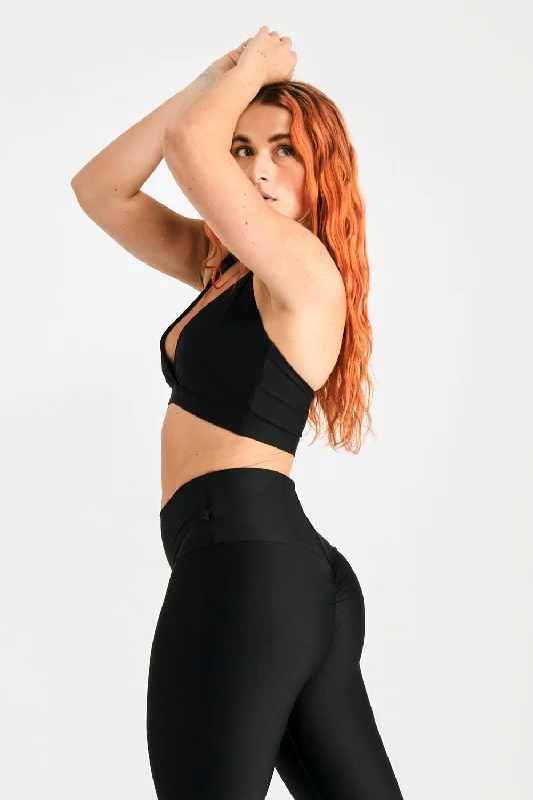 Black Performance - Booty Scrunch High Waisted Capri Leggings