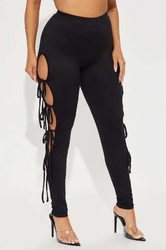 Euphoria Cut Out Legging - Black