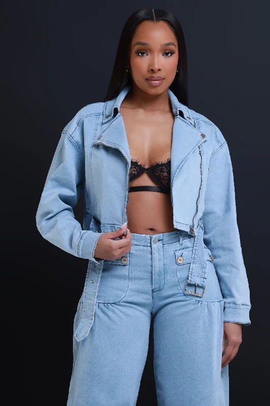 Heartstopper Asymmetrical Cropped Denim Jacket - Light Wash